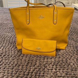 Coach purse + matching wallet
